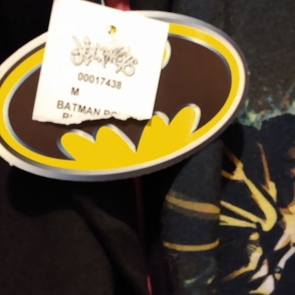 🎉NWT Journey's Batman Top - Picture 7 of 9